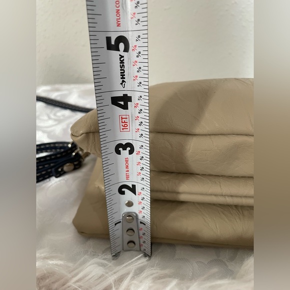 Stone & Co. Beige and Navy Elegant Crossbody Bag Regulable - Picture 14 of 16